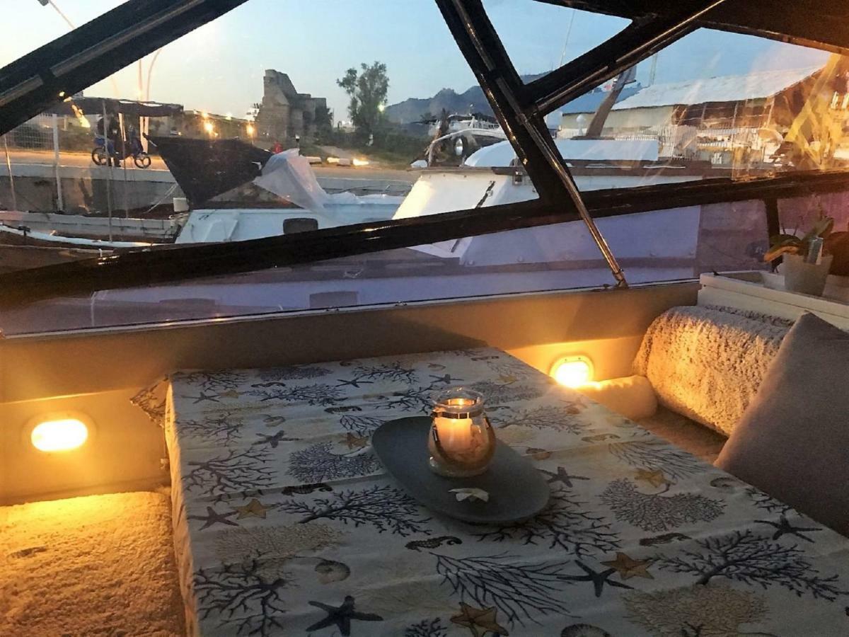 Desire Charming House Boat 호텔 팔레르모 외부 사진